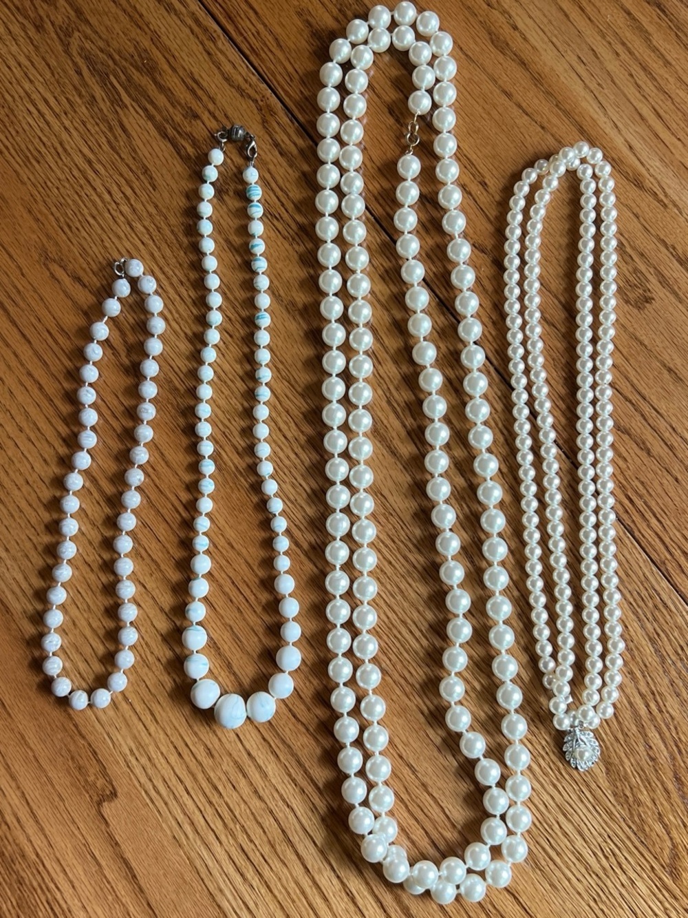 Lot of 4 costume jewelry Classic White Pearl Necklace - Elegant Women's Jewelry